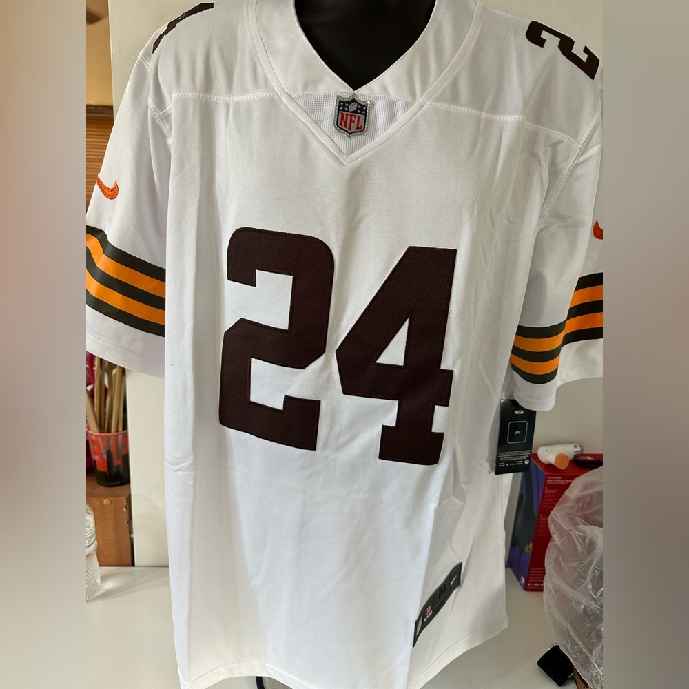 BRAND NEW WITH TAGS Authentic Nike Nick Chubb Browns jersey